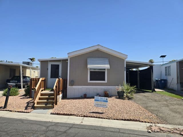 Manufactured home in Las Vegas, NV 89104