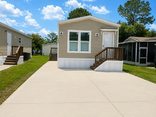 Manufactured home in Apopka, FL 32712