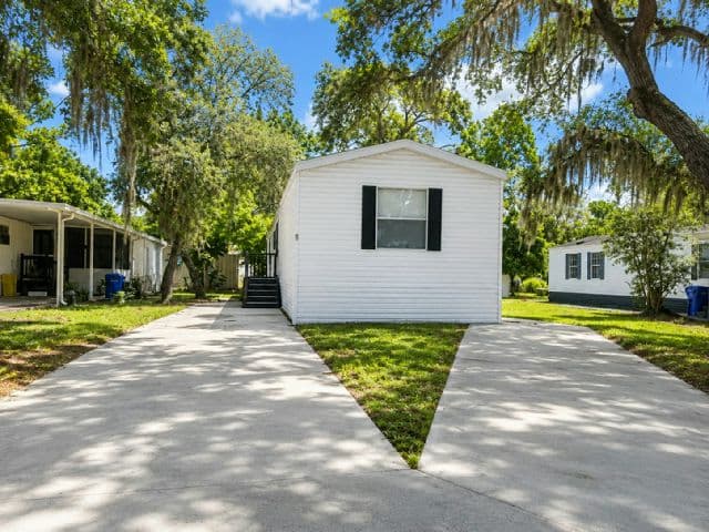 Manufactured home in Apopka, FL 32712