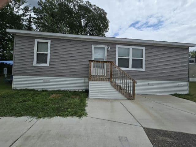 Manufactured home in Vadnais Heights, MN 55127