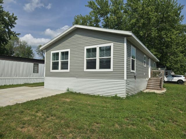 Manufactured home in Mankato, MN 56001