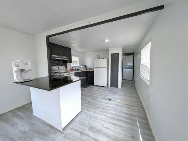 Manufactured home in Palm Beach Gardens, FL 33410