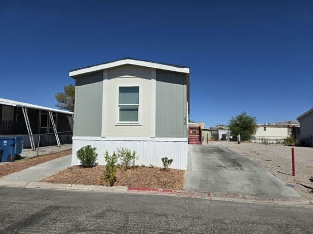 Manufactured home in Las Vegas, NV 89115