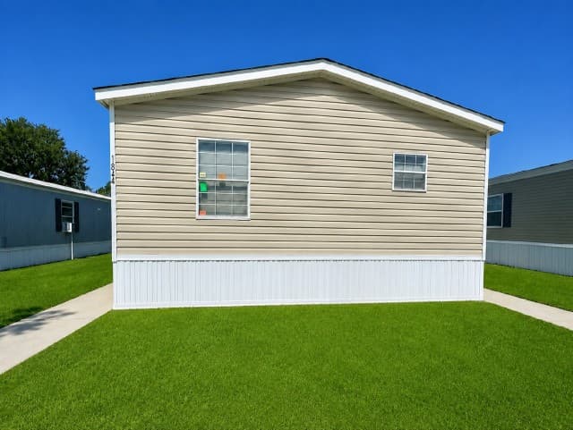 Manufactured home in Apopka, FL 32712