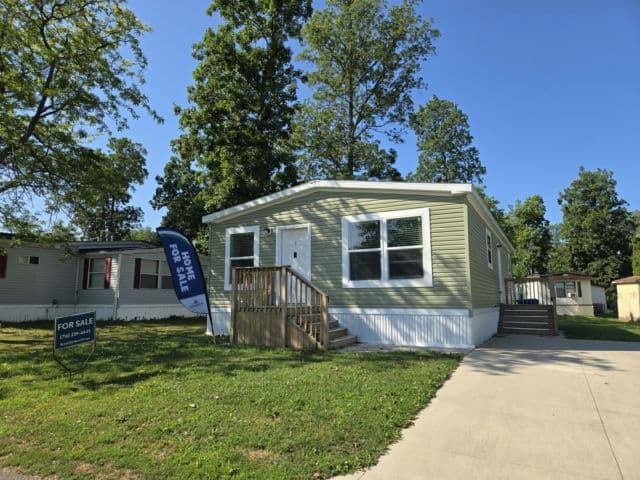 Manufactured home in Hamburg, NY 14075