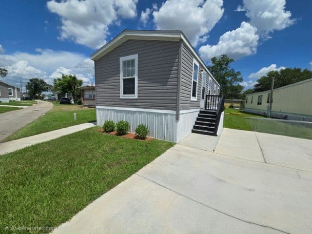 Manufactured home in Auburndale, FL 33823