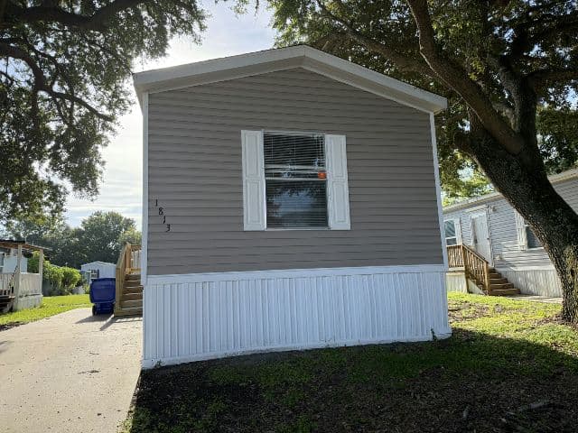 Manufactured home in Orlando, FL 32826