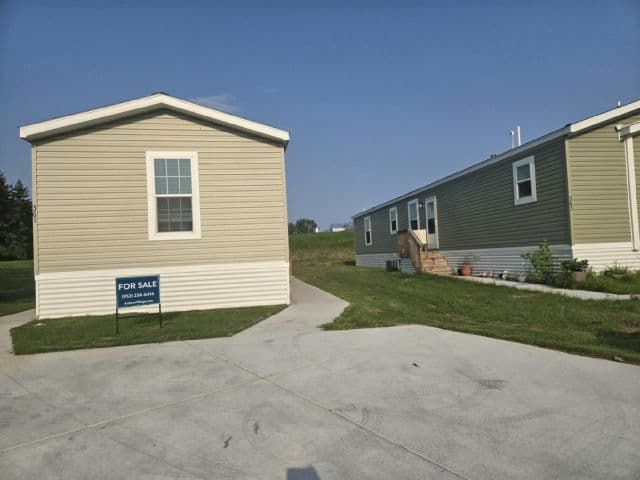 Manufactured home in Lakeville, MN 55044