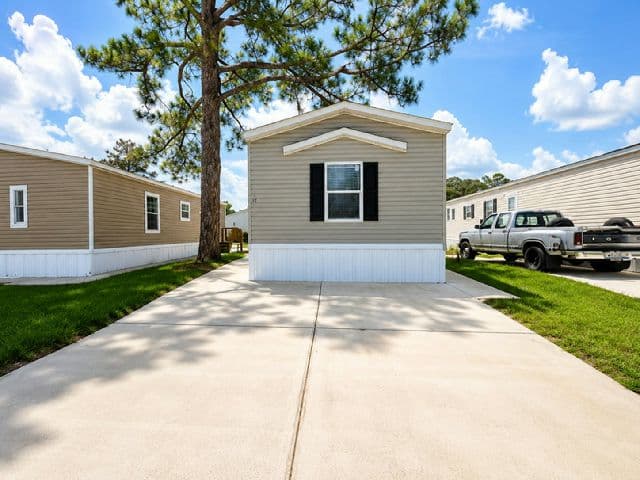 Manufactured home in Apopka, FL 32712