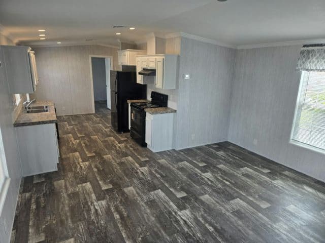 Manufactured home in St. Petersburg, FL 33709