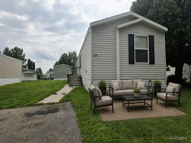 Manufactured home in Lakeville, MN 55044
