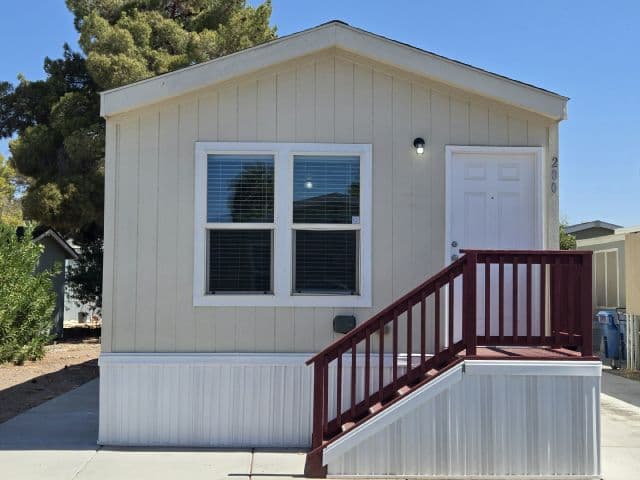 Manufactured home in Las Vegas, NV 89110