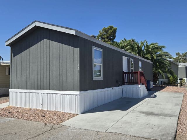 Manufactured home in Las Vegas, NV 89110