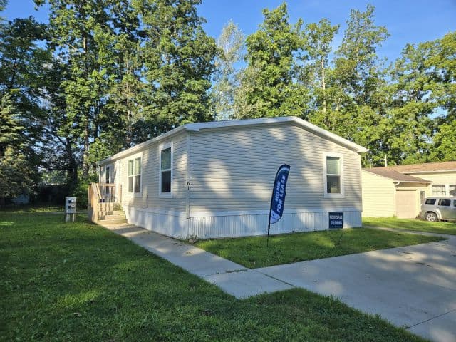 Manufactured home in Hamburg, NY 14075