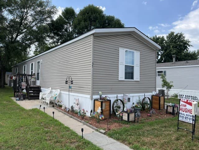 Manufactured home in Carter Lake, IA 51510