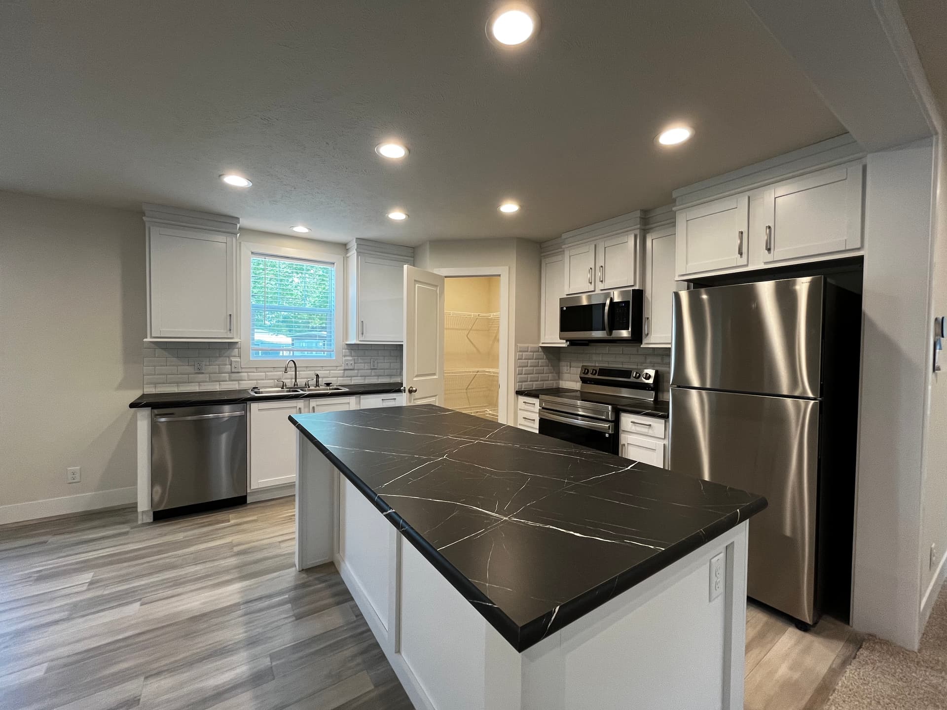 Manufactured home in Olmsted Township, OH 44138