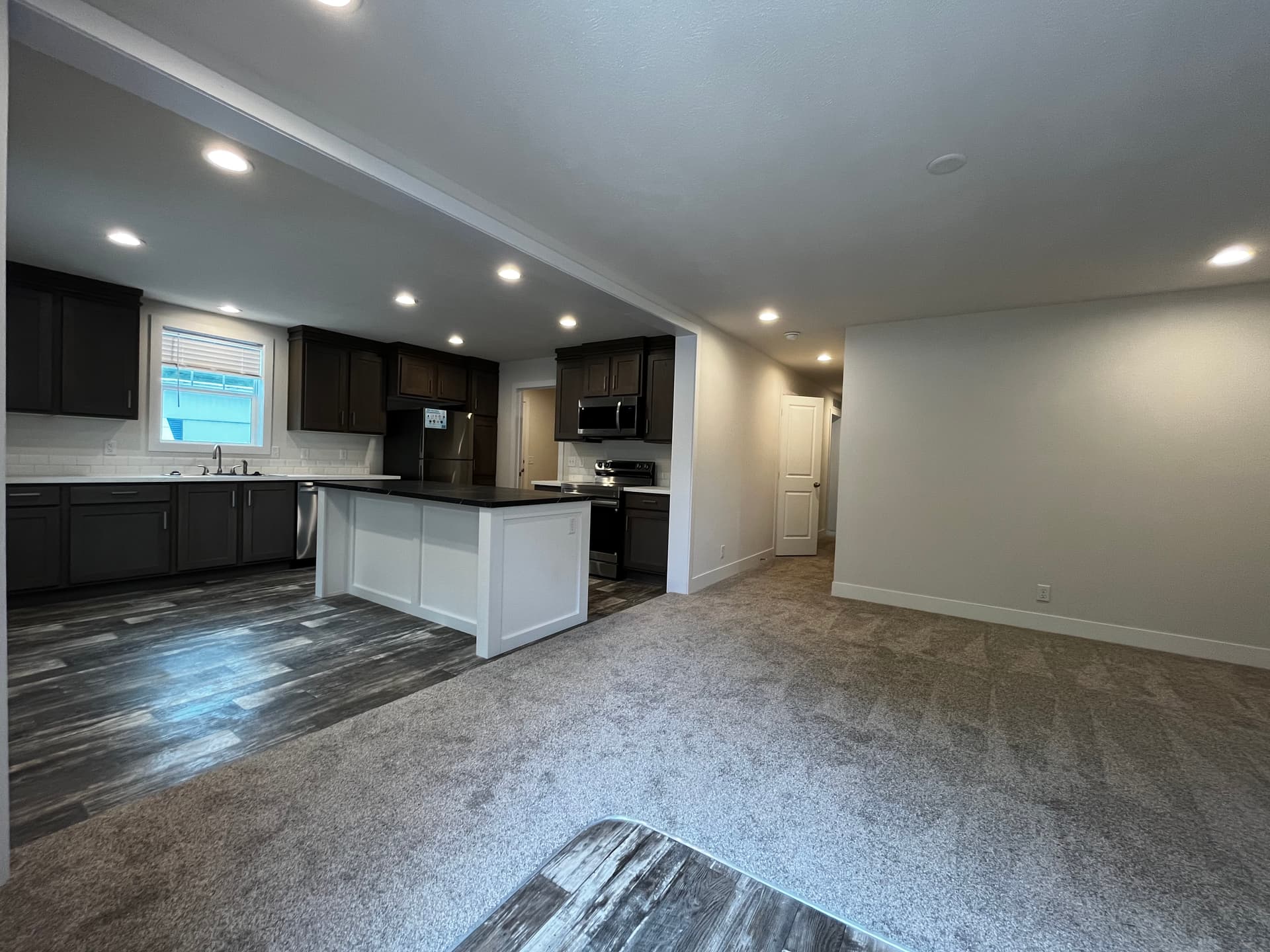 Manufactured home in Olmsted Township, OH 44138