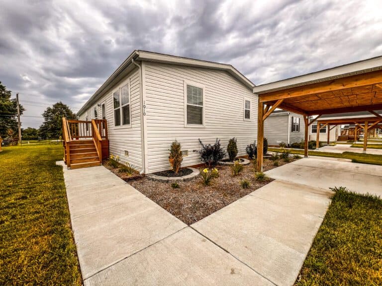 Manufactured home in Gardner, KS 66030