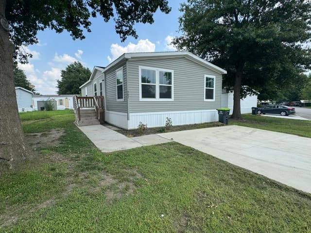 Manufactured home in Gardner, KS 66030