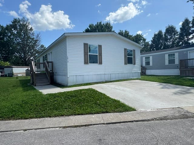 Manufactured home in Gardner, KS 66030