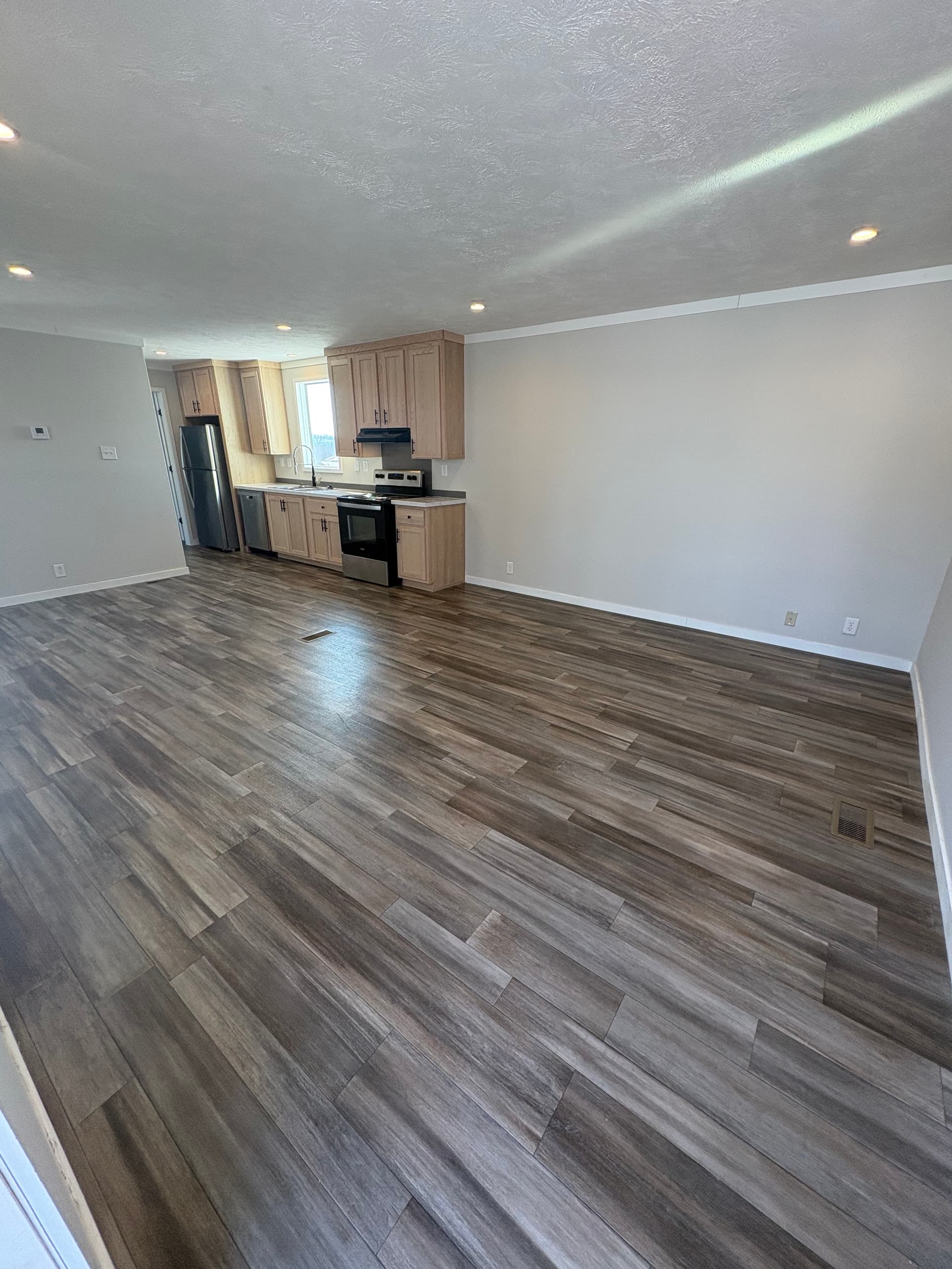 Manufactured home in Independence, MO 64055