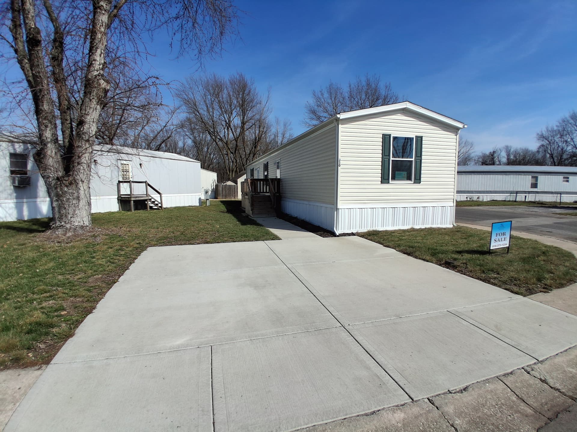 Manufactured home in Independence, MO 64055