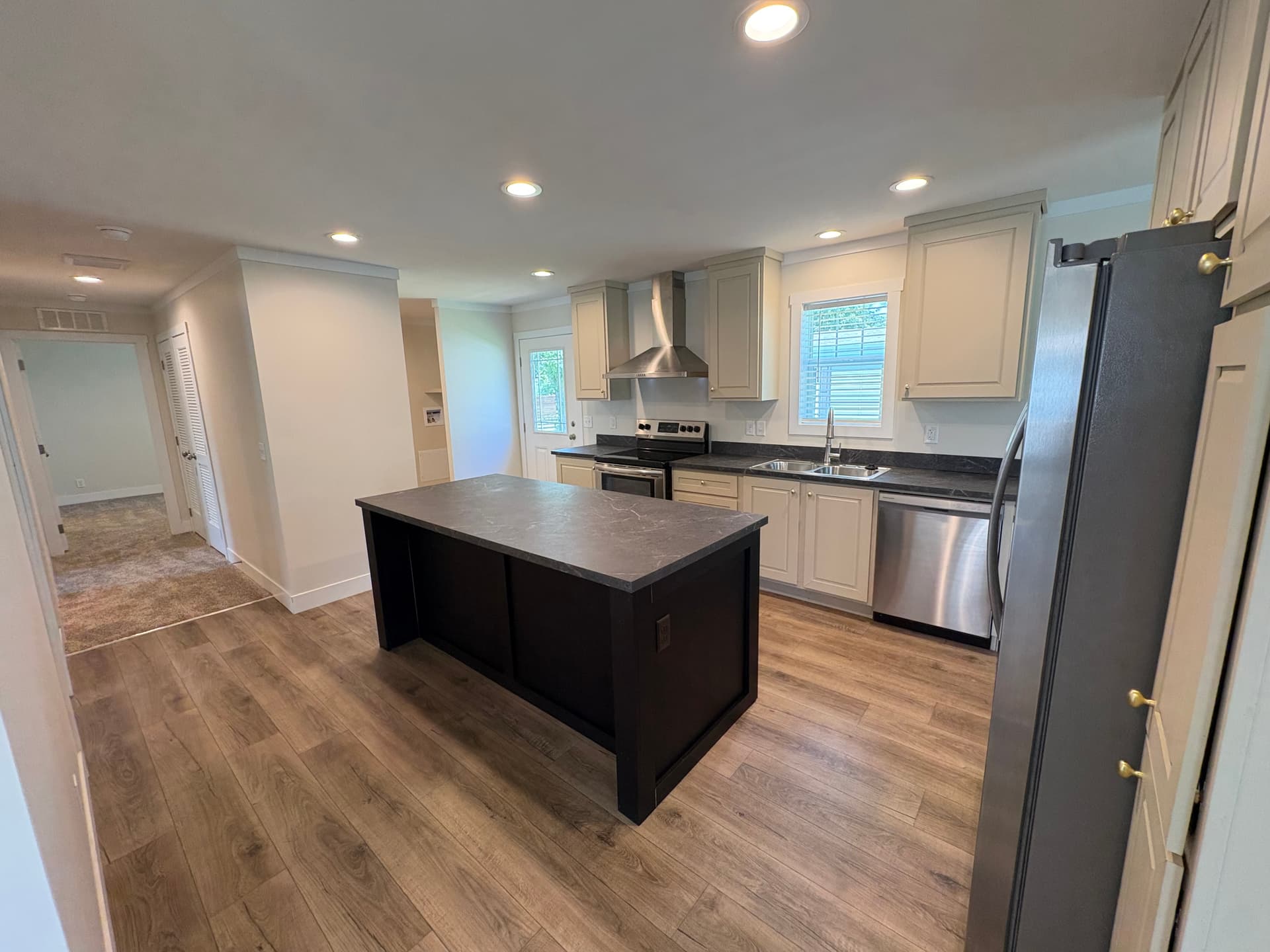 Manufactured home in Independence, MO 64055