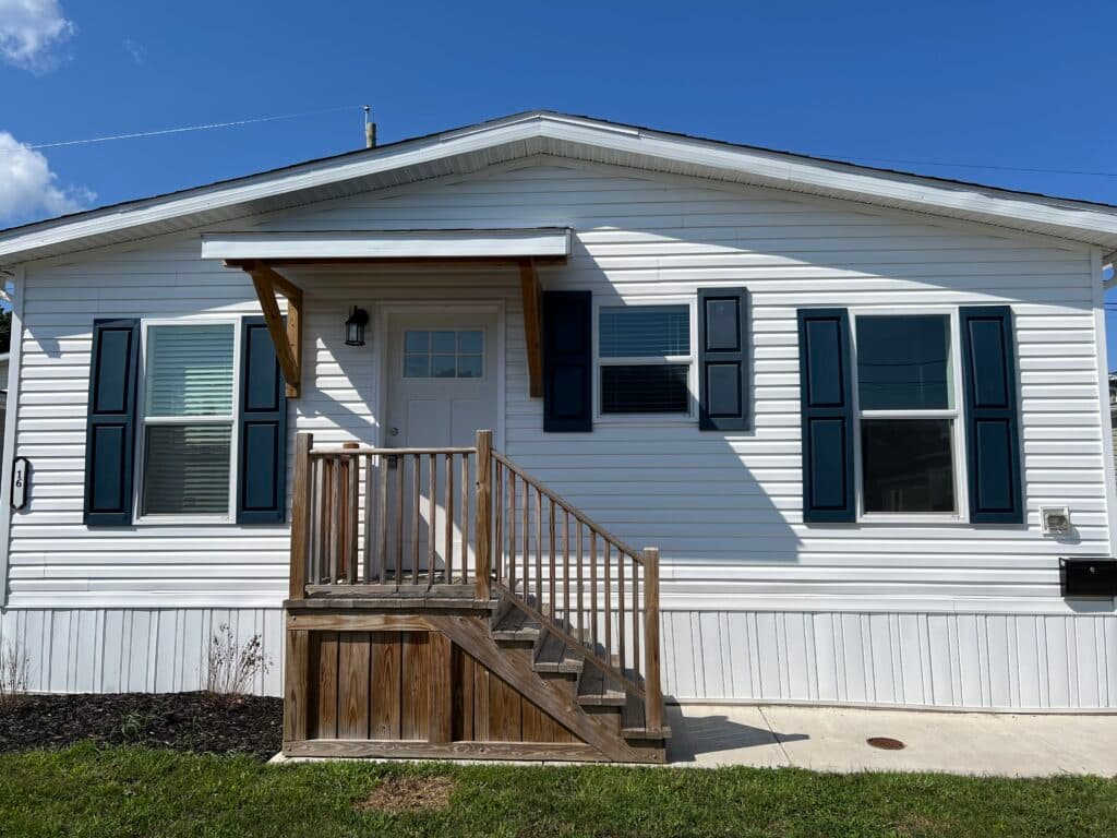 Manufactured home in Rochester, NY 14625