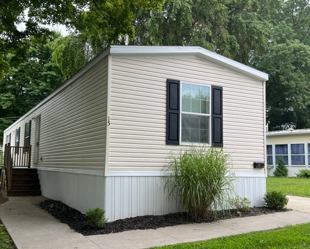Manufactured home in Rochester, NY 14625