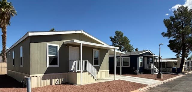 Manufactured home in Las Vegas, NV 89121