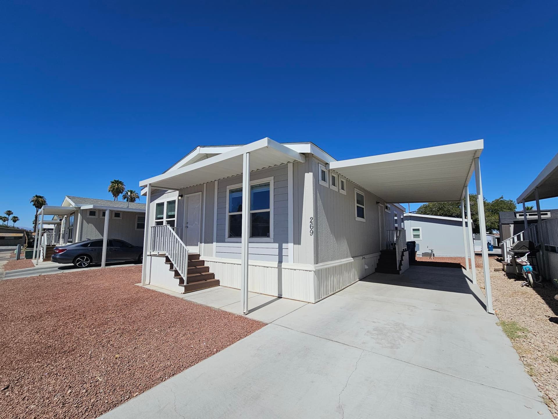 Manufactured home in Las Vegas, NV 89121