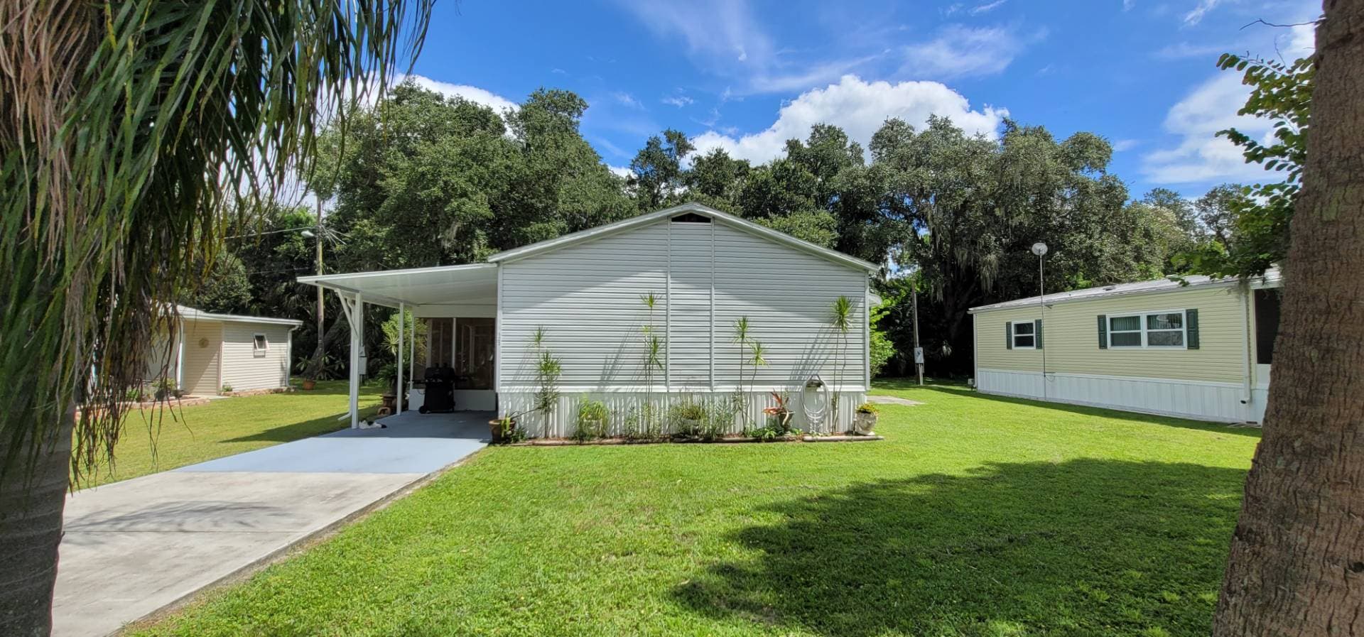 Manufactured home in Ruskin, FL 33570