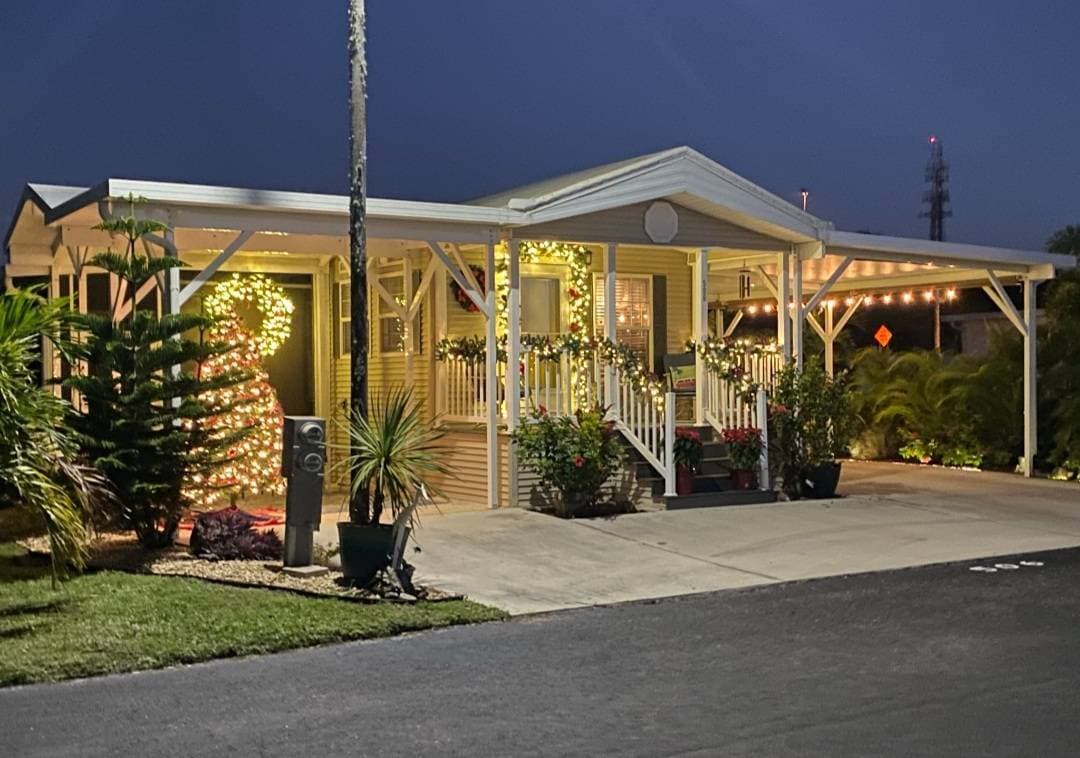 Manufactured home in Port Charlotte, FL 33953