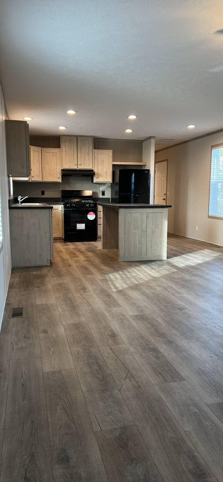 Manufactured home in South Sioux City, NE 57049