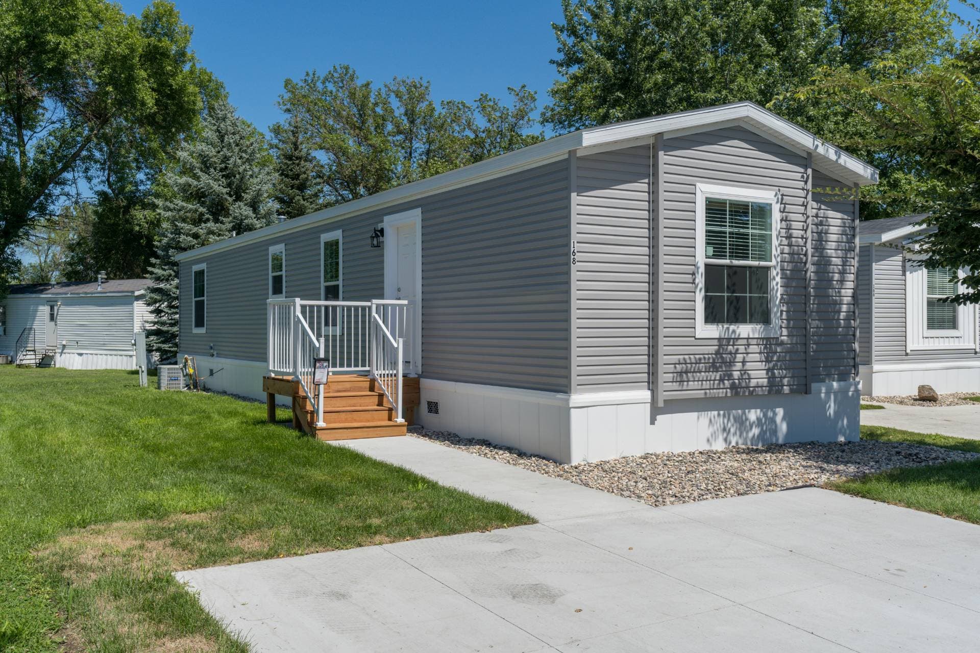 Welcome Home to 168 Kingsway Dr