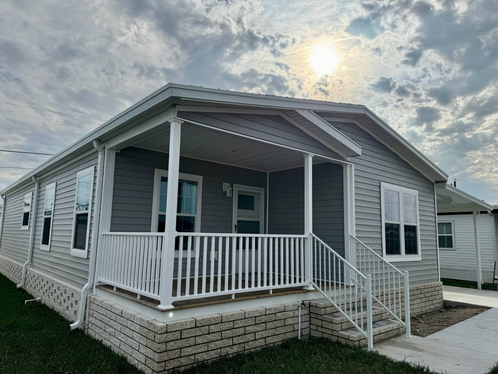 Manufactured home in Daytona Beach, FL 32119