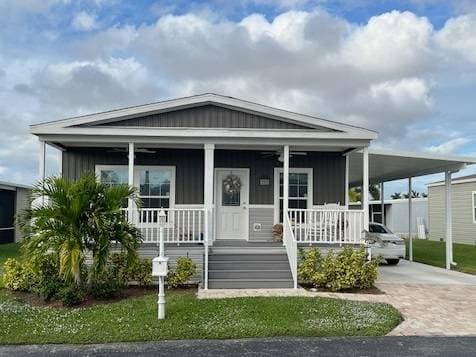 Manufactured home in Naples, FL 34112