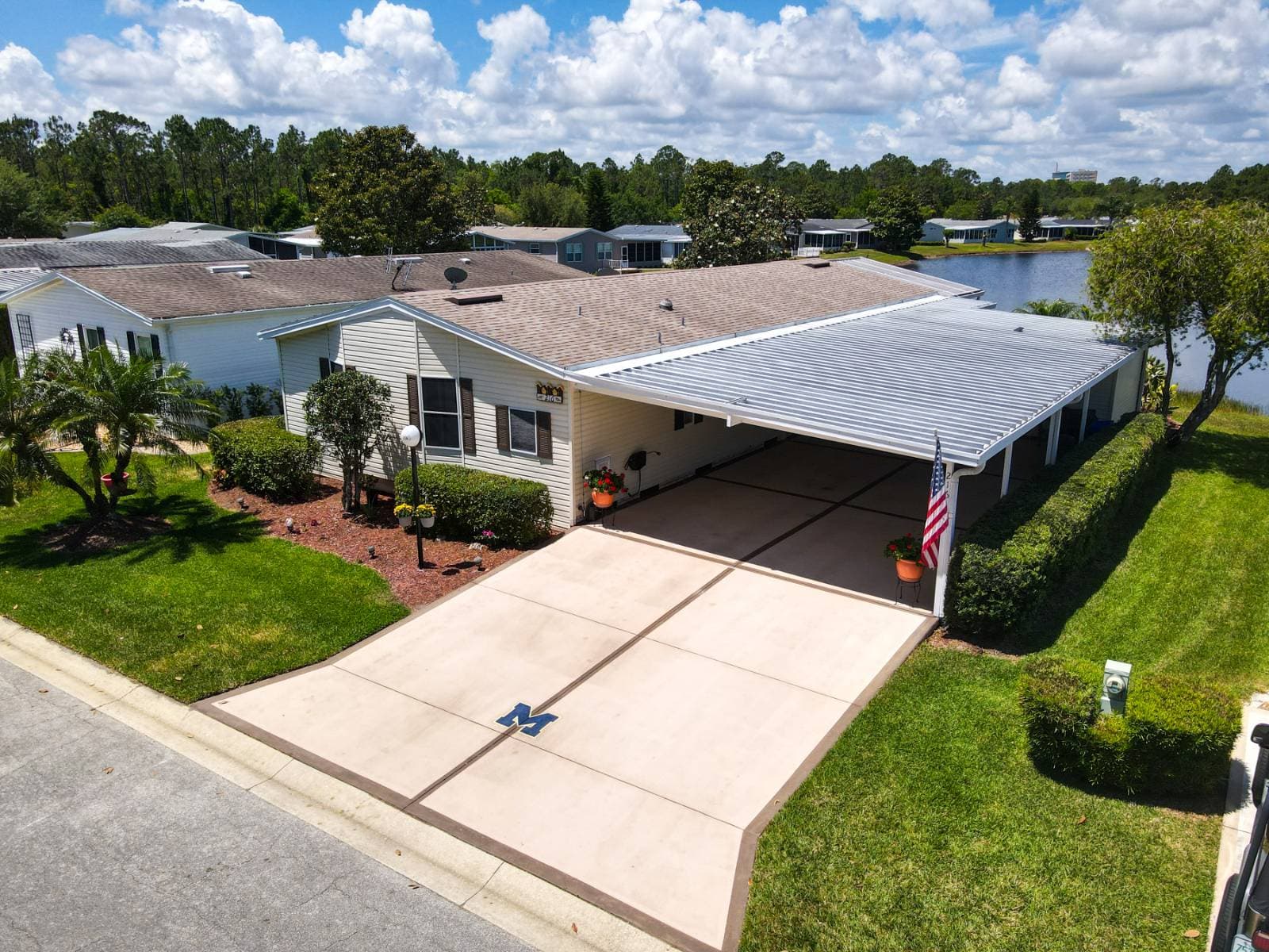 Manufactured home in Ormond Beach, FL 32174