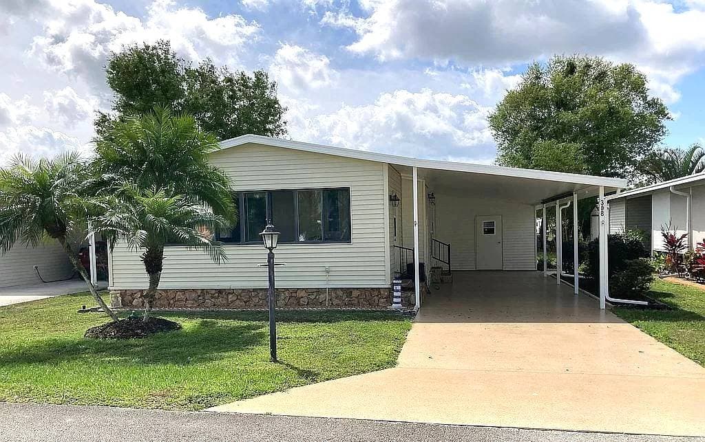 Manufactured home in Sebring, FL 33872