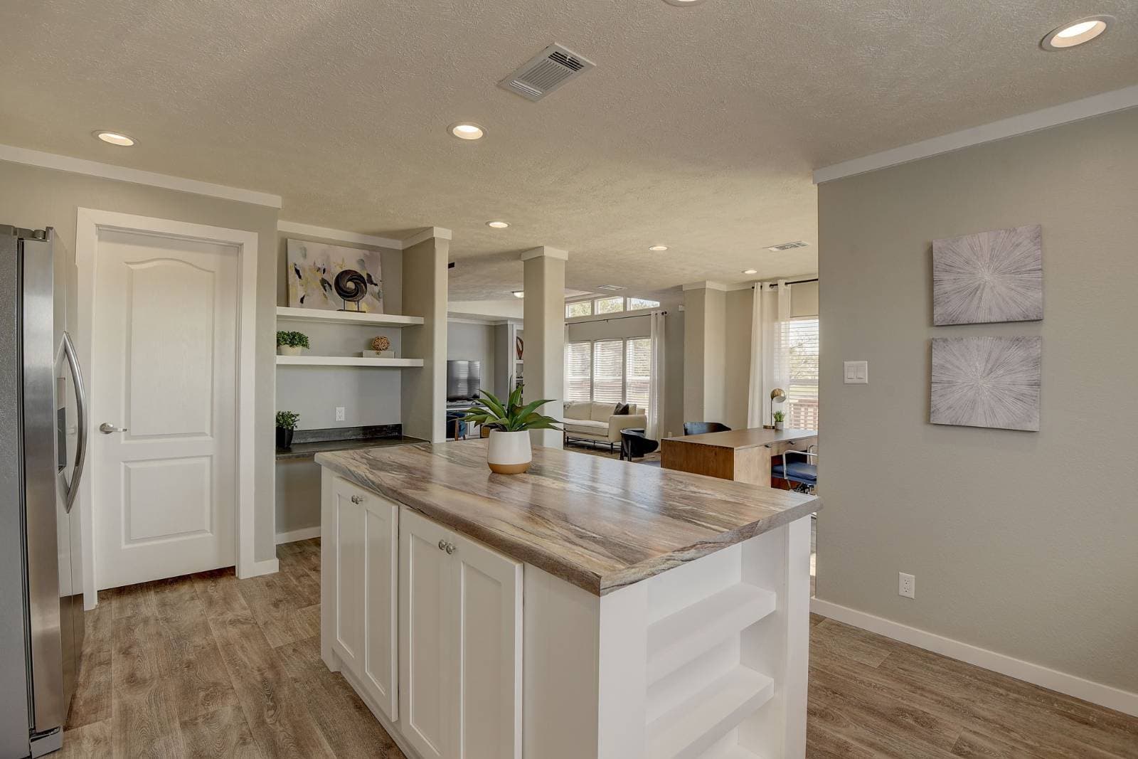 Manufactured home in Cleburne, TX 76033