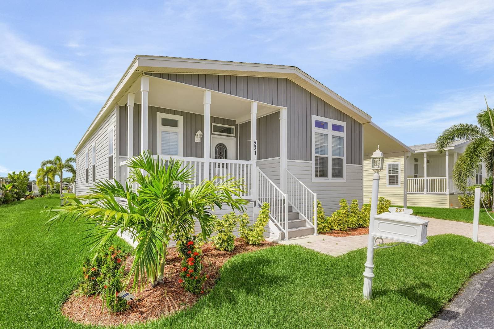 Manufactured home in Naples, FL 34112