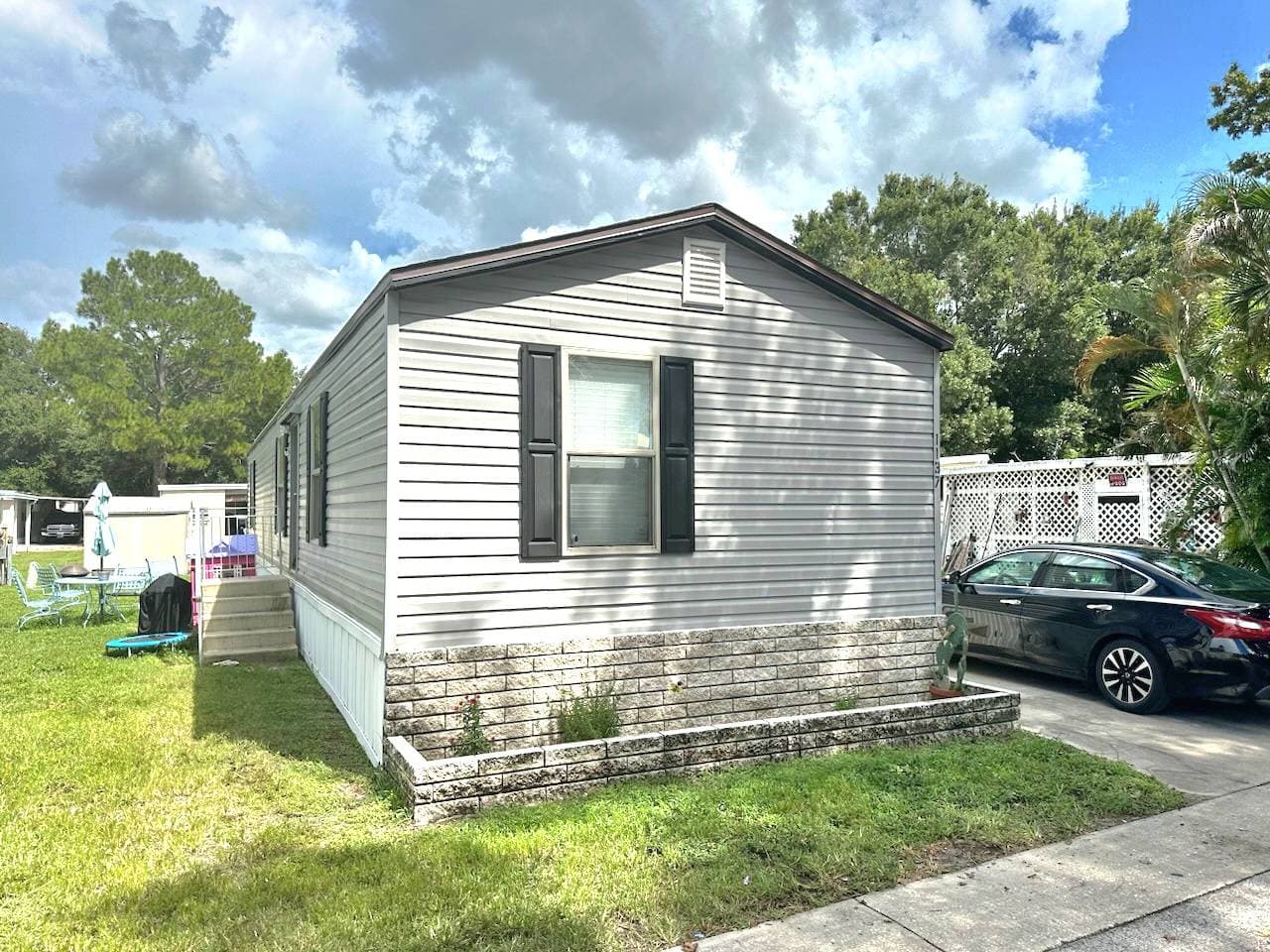 Manufactured home in Largo, FL 33771