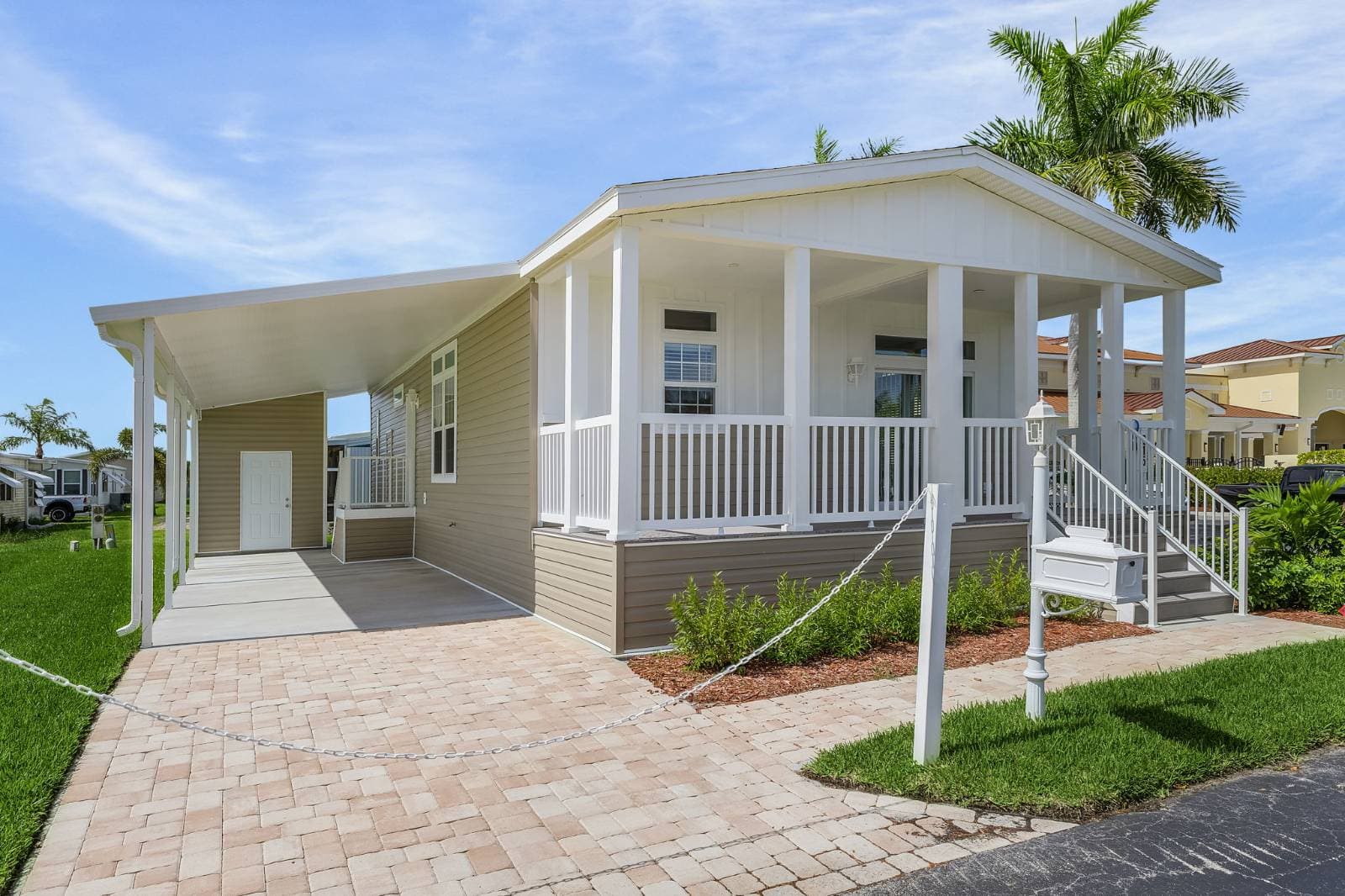 Manufactured home in Naples, FL 34112