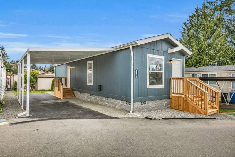 Manufactured home in Seatac, WA 98188