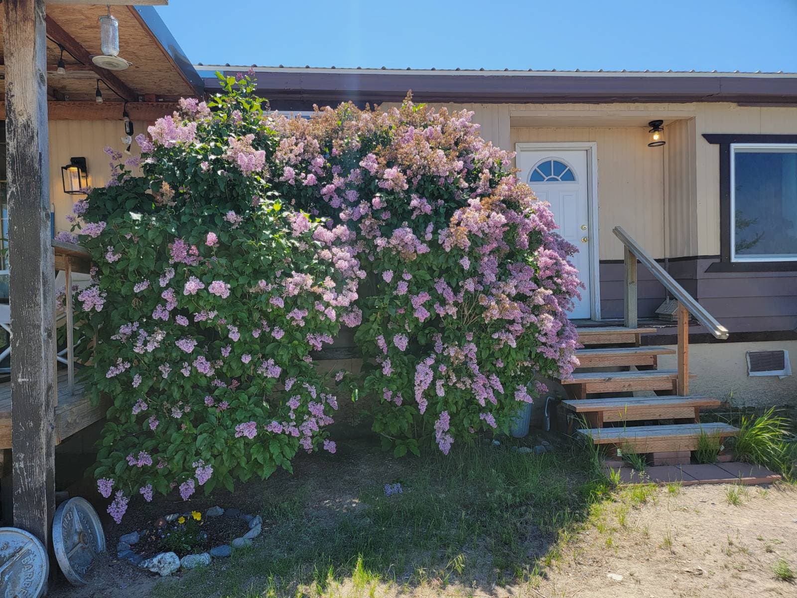 Manufactured home in Christmas Valley, OR 97641