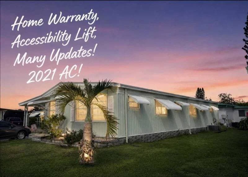 Manufactured home in Ellenton, FL 34222