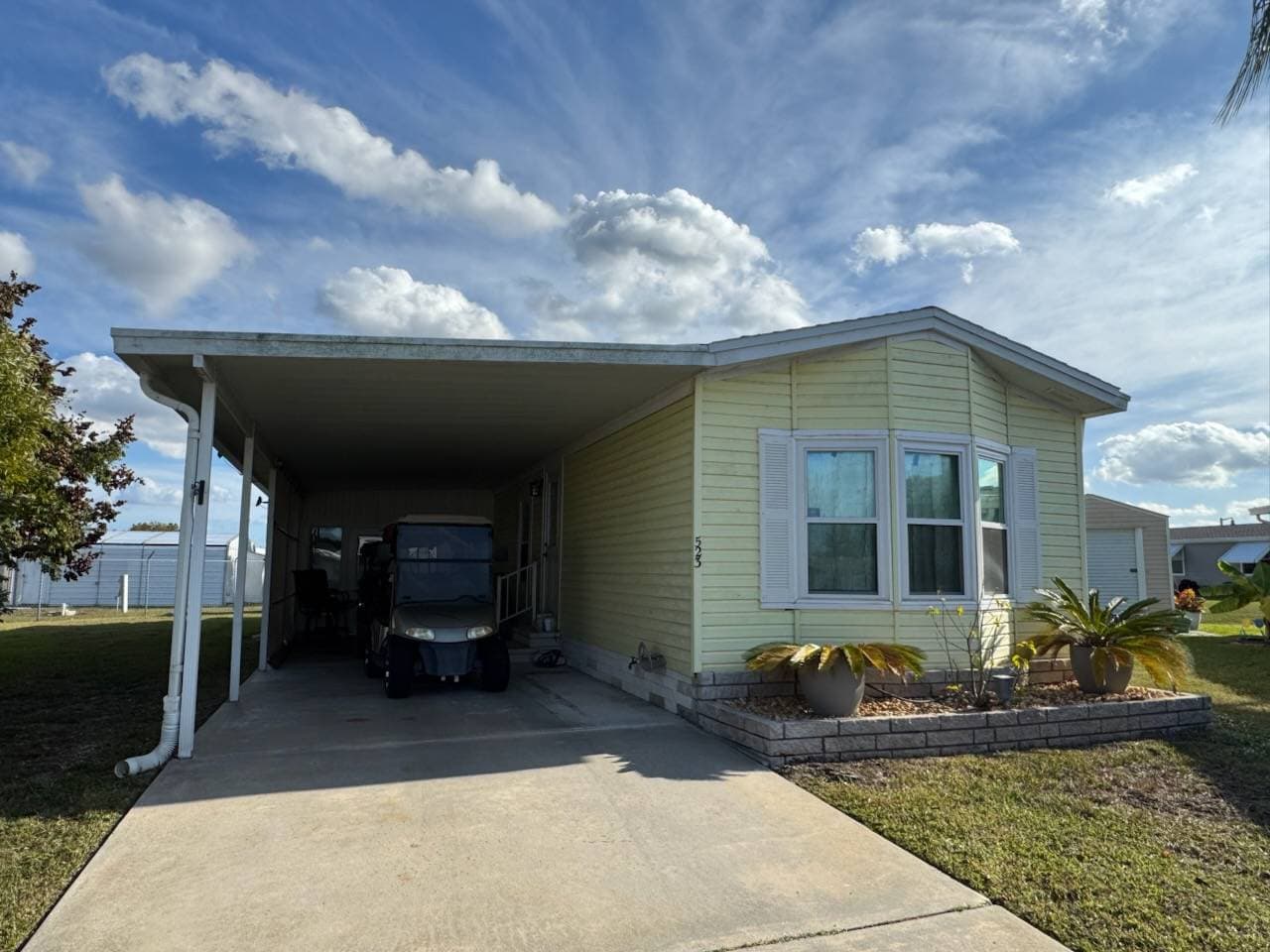 Manufactured home in Frostproof, FL 33843