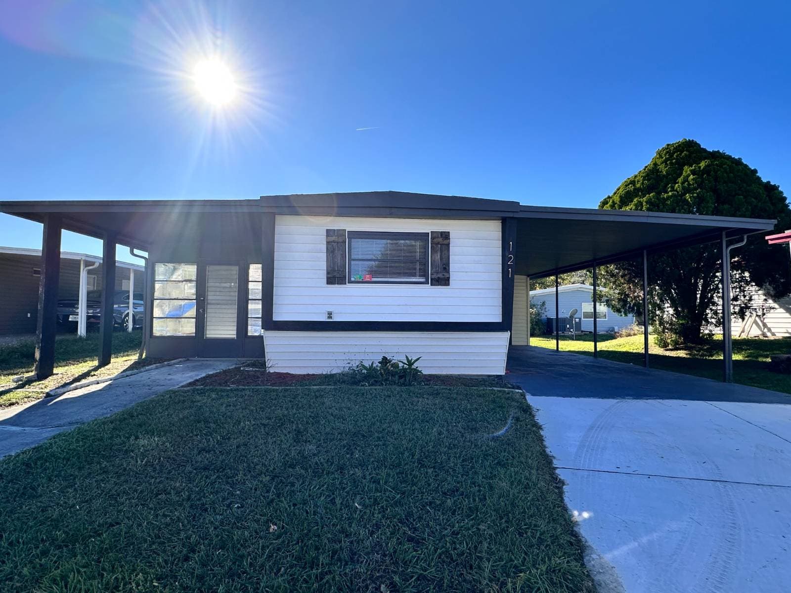 Manufactured home in Valrico, FL 33594