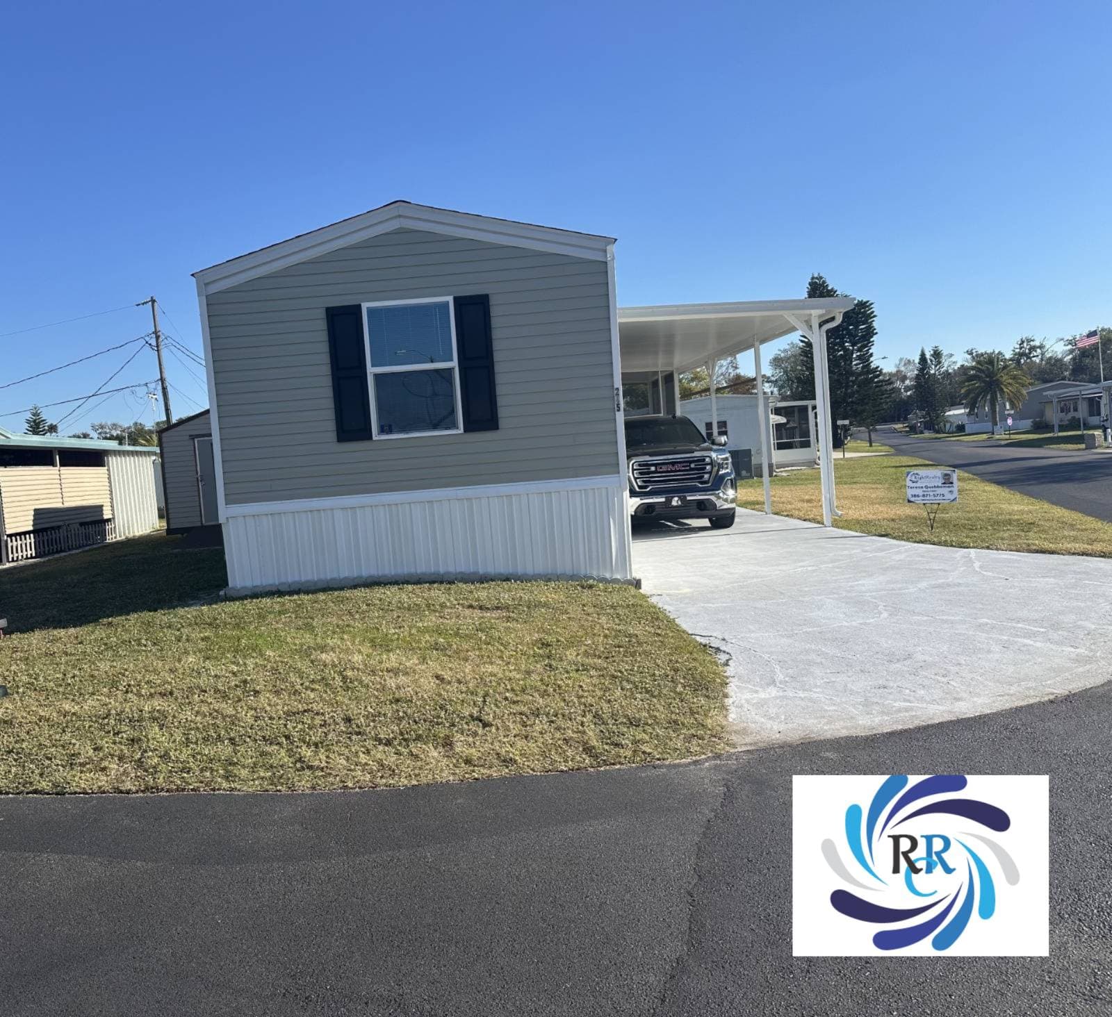 Manufactured home in South Daytona, FL 32119