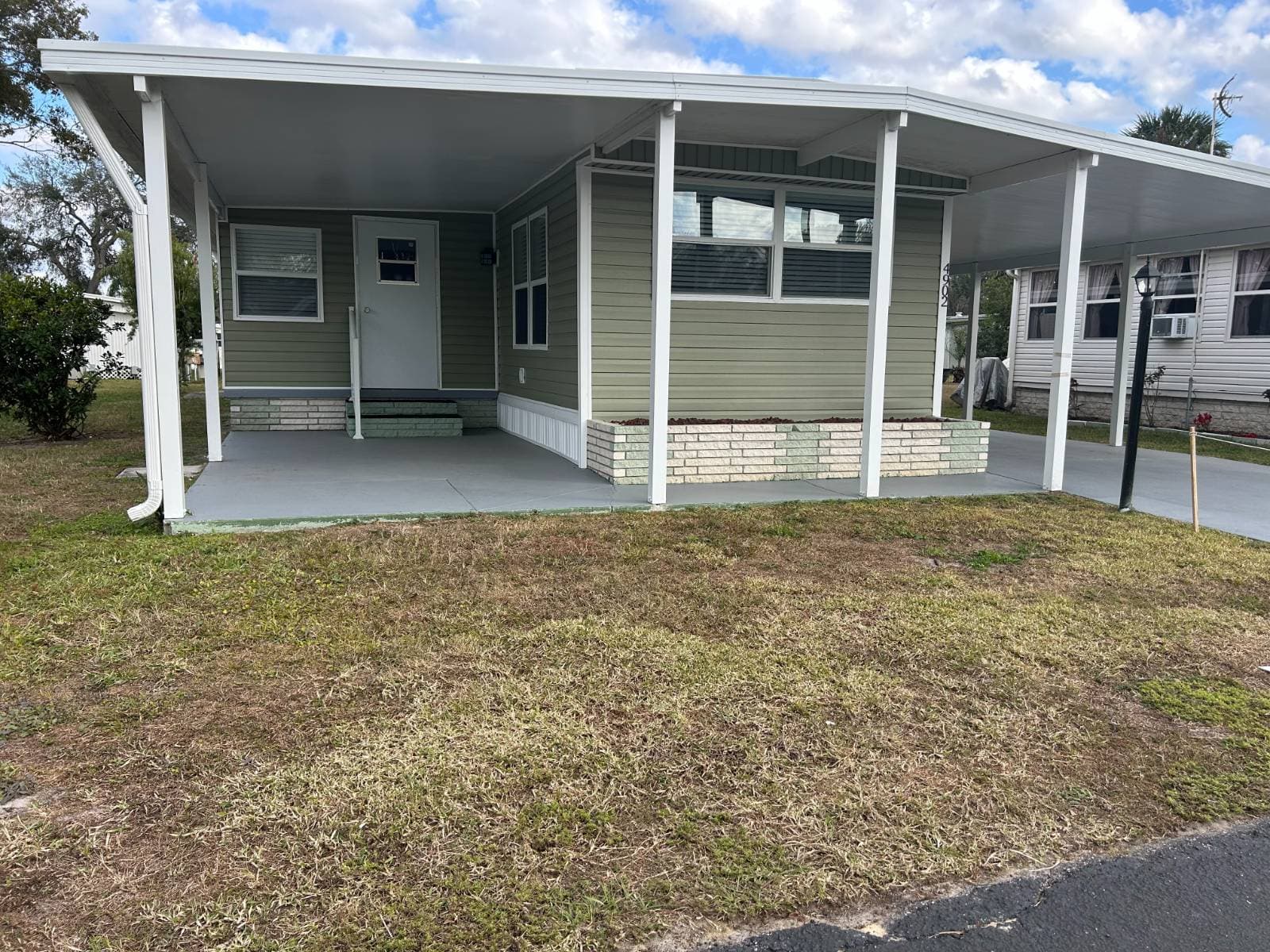 Manufactured home in Zephyrhills, FL 33541
